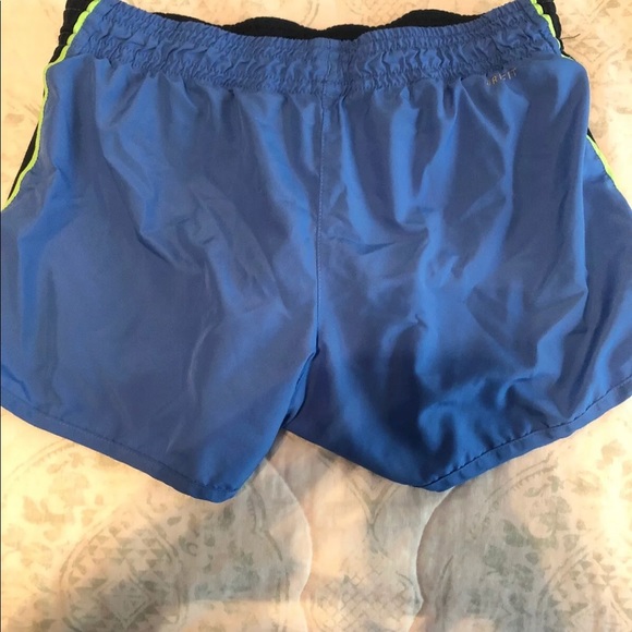 Nike running shorts - Picture 3 of 5
